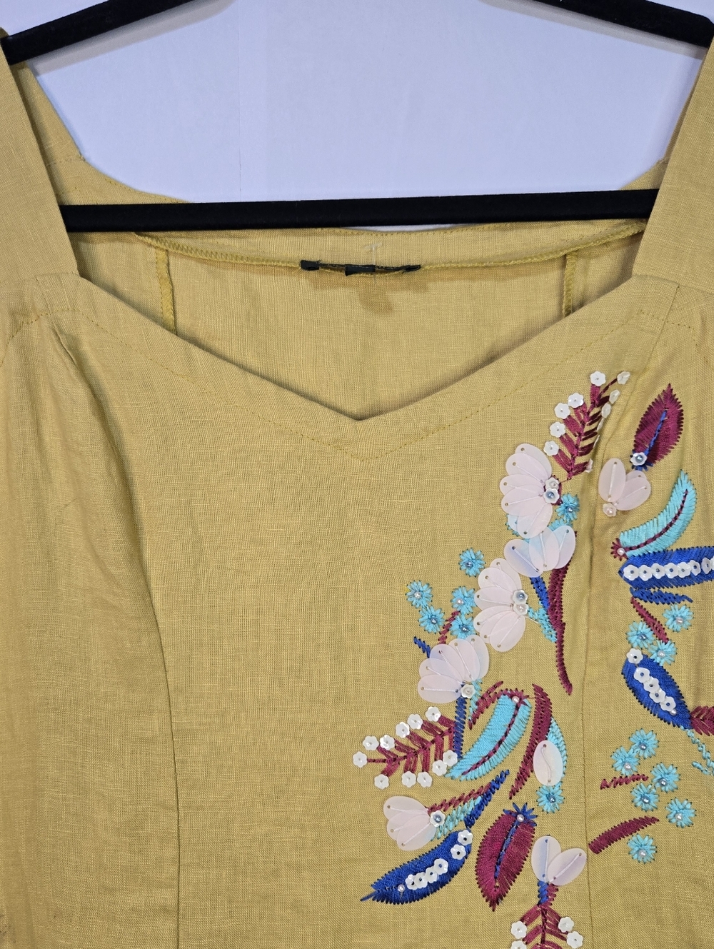 For Cynthia Sz S Sleeveless Dress, Gorgeous Sequined Floral Detail & hem Detail - Picture 3 of 12